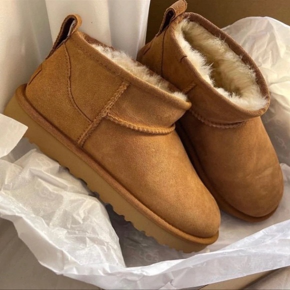 UGG Classic Ultra Mini Boots - Picture 1 of 7